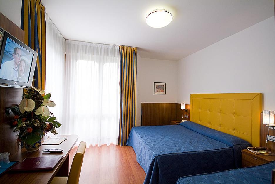 Ariston Bibione